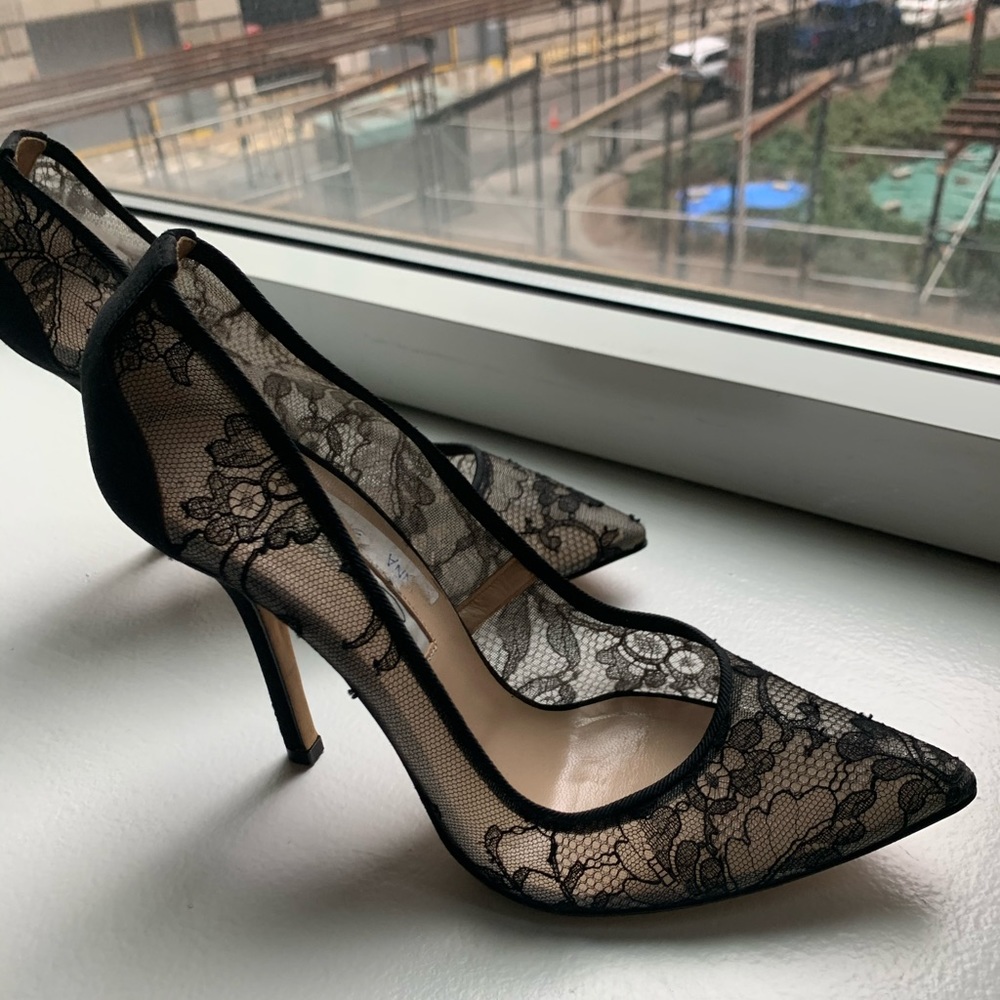Oscar De La Renta Lace Heels